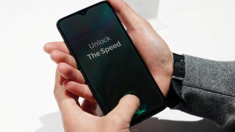 OnePlus 6T идва с мощен хардуер и пръстов скенер в дисплея*
