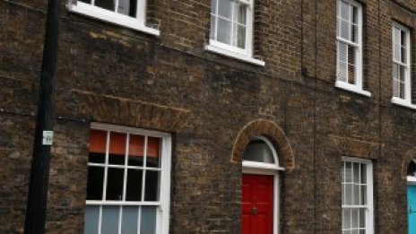 Великобритания прекратява програма в помощ на купувачите на първо жилище