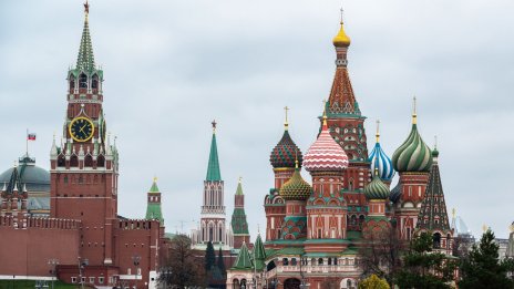 Руснаци се завръщат в родината си след бягството в чужбина заради войната