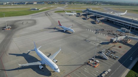 Пътниците през столичното летище през април почти се изравняват с броя отпреди пандемията