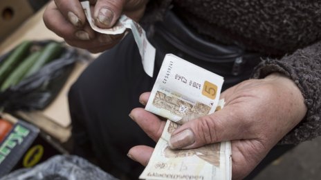 Войната на Русия превърна валутите на съседните страни в най-добре представящите се в света