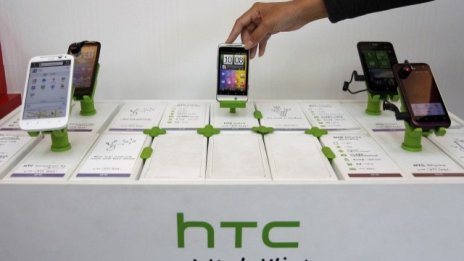 HTC с първи спад в печалбата от две години насам