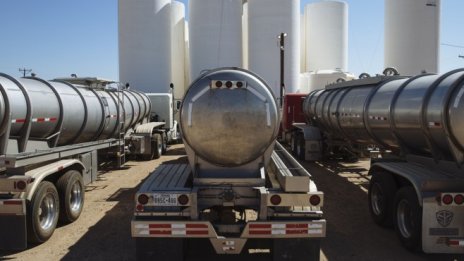 Петролът поевтинява, докато пазарът очаква решението на Байдън за резервите*