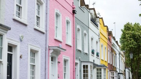 Цените на британските жилища бележат най-бърз спад от януари