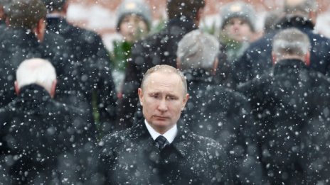 Оттегляне, ама не съвсем - може ли Путин да копира модела на Казахстан?