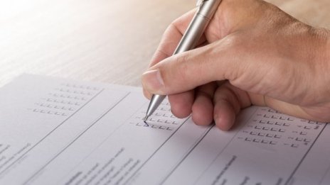 Социологическа анкета: ГЕРБ остава с лека преднина пред БСП