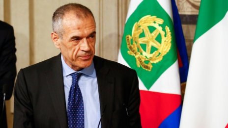 Италианският президент възложи на бивш служител на МВФ да състави правителство*
