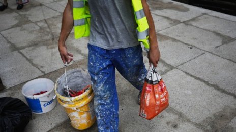 Броят на заетите в България се възстановява леко през второто тримесечие