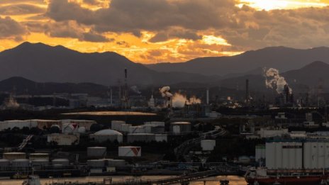 Южна Корея и Сингапур поведоха ятото ястреби в Азия