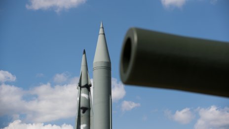 Какви са характеристиките на иранските балистични ракети „Седжил“?