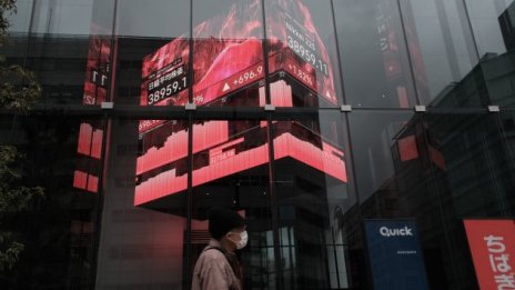 Световните акции се насочват към шести пореден седмичен ръст