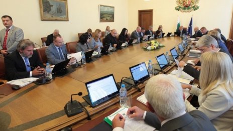 Завишават се изискванията към квалификацията на застрахователните посредници