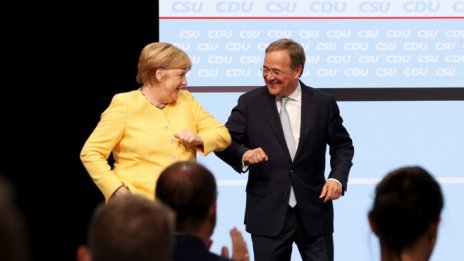 Духът на Меркел е главният герой в предизборната надпревара в Германия