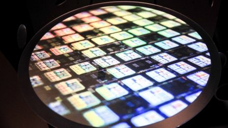 Производителите на чипове увеличават инвестициите си, докато търсенето расте