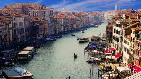 Натрупаното търсене предвещава рекорден туристически сезон в Южна Европа