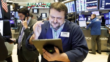 Nasdaq удари рекорден връх и за кратко премина над 10 хил. пункта