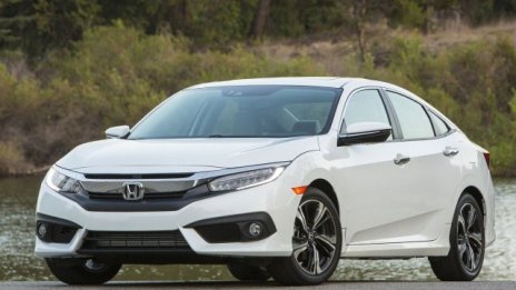Проблем с двигателя накара Honda да върне Civic в заводите