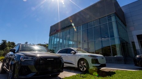 Audi понижи финансовите си насоки въпреки връщането си към печалба 