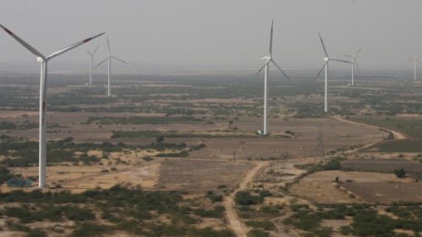 Индия отлага реализирането на проектите за най-евтина вятърна енергия в света