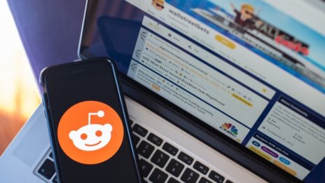Двигателят на меме акциите Reddit подаде документи за IPO
