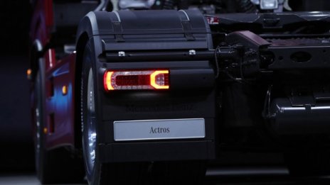 Логистичната услуга на Uber стартира пилотен проект с автономни камиони