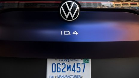 Електромобилите на VW и Ford издигат силовия агрегат до върха при средния клас