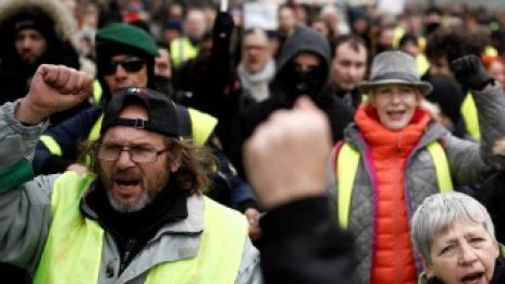 Франция е в плен на стачки и протести