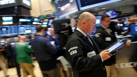 Wall Street остана на червено