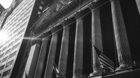 Американските борси отново се озоваха на червено: Dow изтри над 400 пункта