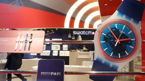Глобалните рискове доведоха до най-слабия отчет на Swatch от десетилетие