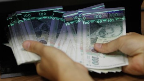 Увеличават стипендиите за студенти и докторанти от 2021 г.