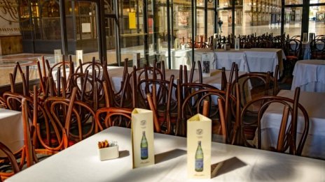 Близо 20 хил. от новите безработни са от хотелиерството и ресторантьорството