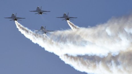 БСП поиска изслушване на двама министри за ремонта на самолетите Су-25