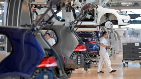 По-добрата бизнес активност в еврозоната не може да успокои тревогите за икономиката