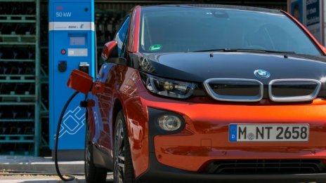 BMW инвестира в стартъп, разработващ нова технология за добив на литий