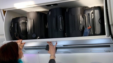 Авиокомпанията Condor вече продава и мястото за дамската чанта