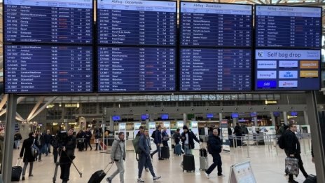 Стотици полети бяха отменени заради бурята Сиара в Европа