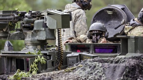 Неяснотите кой командва руските военни сили в Украйна отново се засилват