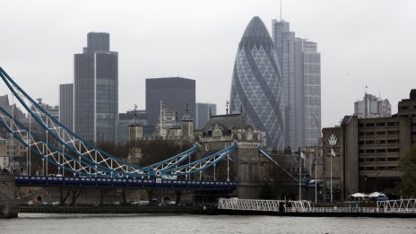 Справянето с неравенството трябва да започне с градовете