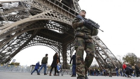 Симеон Николов: Атентатите в Париж са война от нов тип в Европа