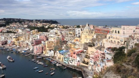 Децата - новите босове на Камората в Неапол