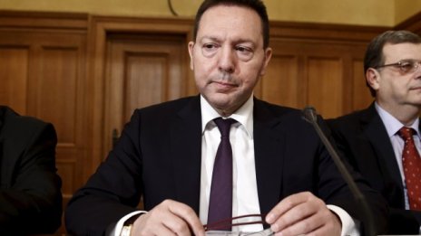 Стурнарас: Темата за излизане на Гърция от еврозоната е „затворена глава"