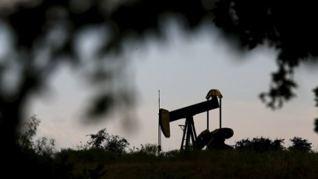 Петролът поскъпва след данни за спад на резервите в САЩ