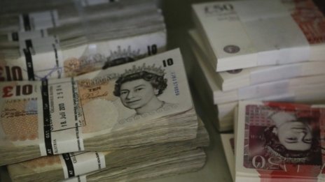 Пет от най-големите банки във Великобритания не са плащали данъци през 2014 г.