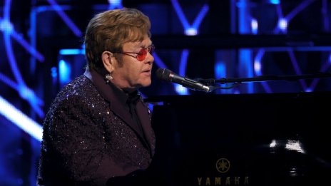 Елтън Джон предлага на търг свои притежания на стойност 10 млн. долара