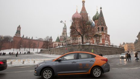 Руснаците се насочват към употребявани коли под натиска на санкциите за автоиндустрията