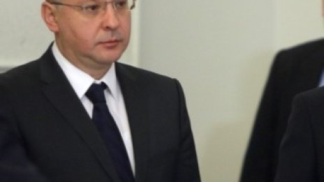 Станишев: Не се отказваме от премахването на плоския данък