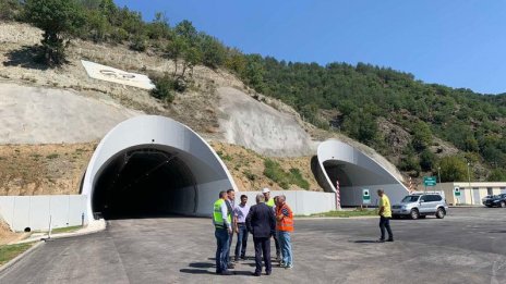 До два месеца пускат едната тръба на новия тунел "Железница"