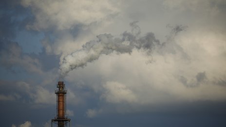 Тръмп освобождава редица индустриални предприятия от строгите разпоредби за емисиите