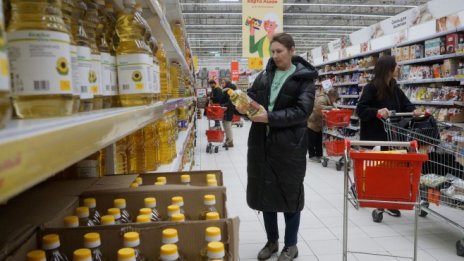 Руската икономика се свива през април на фона на тежестта на санкциите